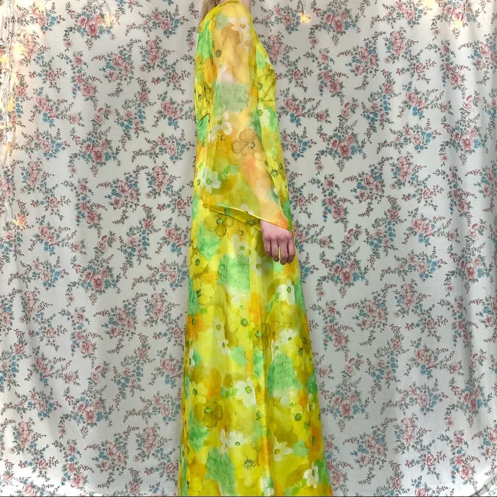Vintage 70s yellow floral empire waist maxi dress with handkerchief sleeves - Picture 5 of 6
